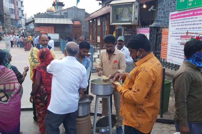 Jimmy Asija & His Team distributed Khichdi as Prasad at Sai Dham